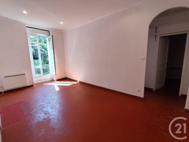 Appartement T4 à louer - 4 pièces - 70.11 m2 - NIMES - 30 - LANGUEDOC-ROUSSILLON - Century 21 Dhuoda